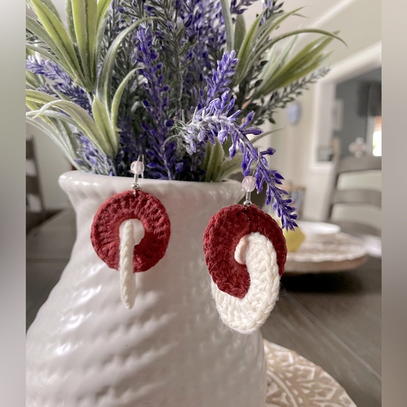 Hand crafted earrings . - Picture 2 of 4